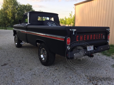 Veterán Chevrolet C 10 4x4 1966 po renovaci