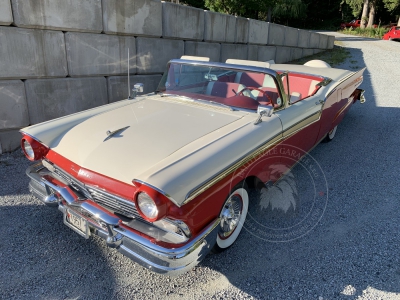 Veterán Ford Farlaine 500 Skyliner Retractable 1957